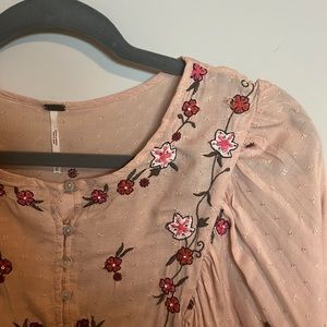 Free people kiss from a rose embroidered tunic in peach (light pink) x-small